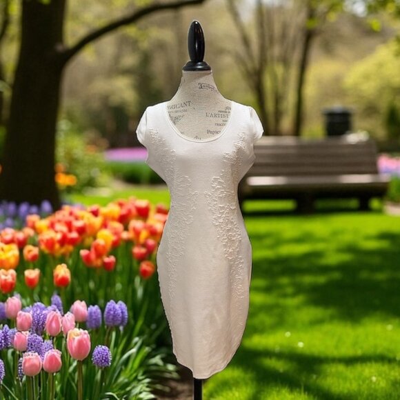 *NWT* Hale Bob White Form-Fitting Short Sleeve Scoop Neck Lined White Dress L - Picture 1 of 16